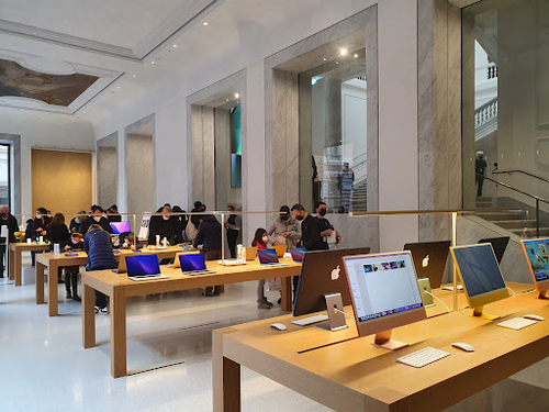 Apple Via del Corso